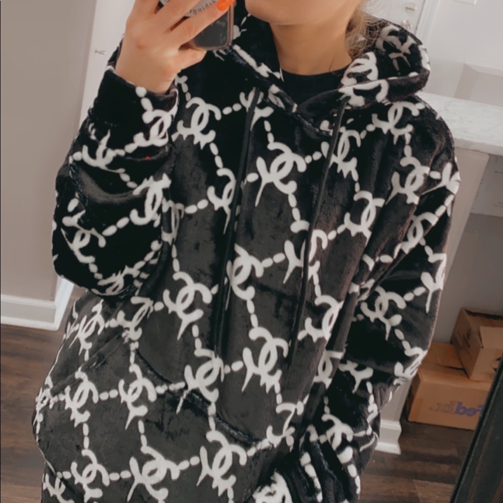 Custom fuzzy sweatshirt Tsuwoop S